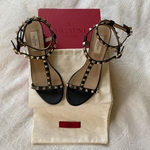 VALENTINO Rockstud Black T-Strap Block Heel Sandals 9/39